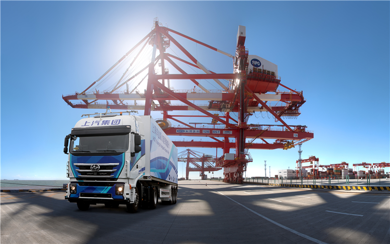 SAIC 5G truck makes its debut at Yangshan Port